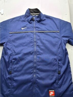 Nike Men's Navy Blue Lightweight Zip-Up Track Jacket